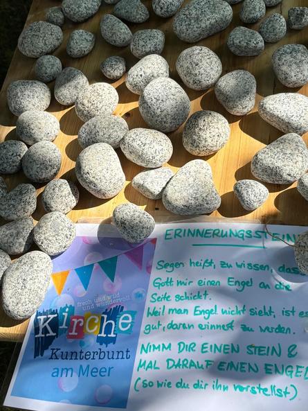 1. Kirche kunterbunt - ein voller Erfolg mit der Singschule, einem tollen Mitbringbuffet und vielen Aktionen