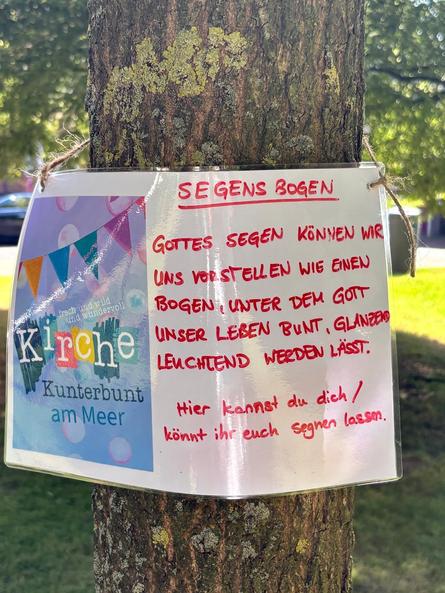 1. Kirche kunterbunt - ein voller Erfolg mit der Singschule, einem tollen Mitbringbuffet und vielen Aktionen