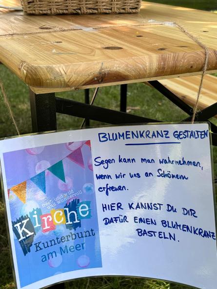 1. Kirche kunterbunt - ein voller Erfolg mit der Singschule, einem tollen Mitbringbuffet und vielen Aktionen