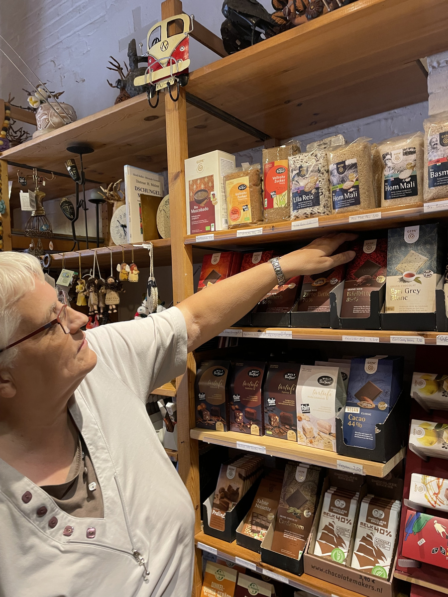 Weinangebot im Weltladen