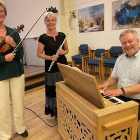 Sonntag, 16. August - 11. Sonntag nach Trinitatis10 Uhr Musikgottesdienst in der Kirche Cleverns – Pastorin Sophie Ihne und Kantor Klaus Wedel (Klavier), Angela Dohmen (Querflöte) und Silke Link (Violine)